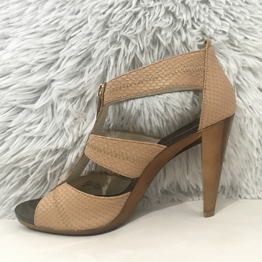 NWOB Michael Kors Tan/Bronze Zip Sandals - Picture 6 of 7
